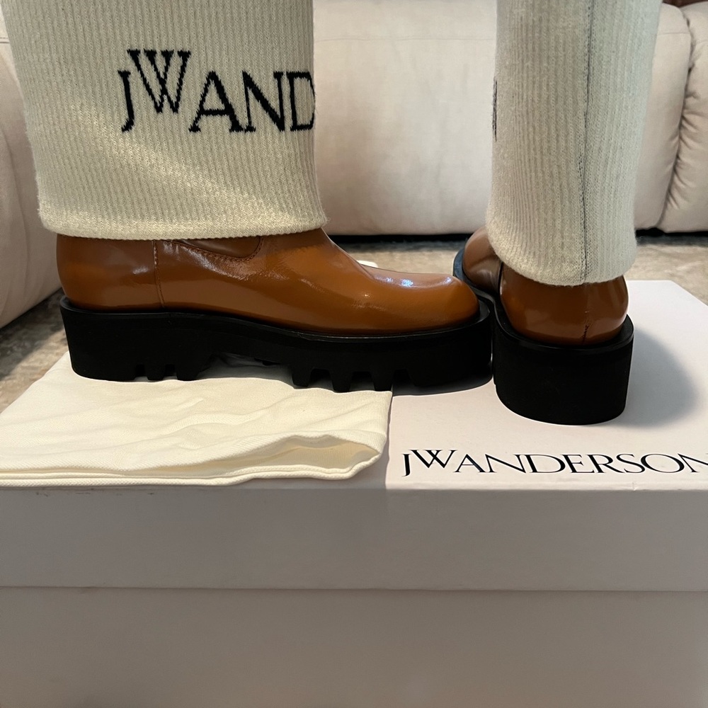 JW Anderson - Picture 5 of 8